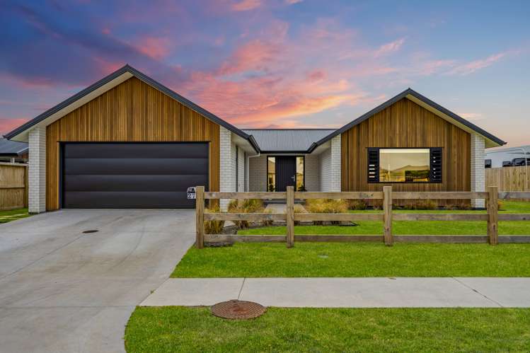 27 Saint Michael Crescent One Tree Point_36