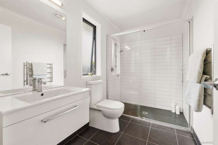 8 Huahua Crescent Papakura_13