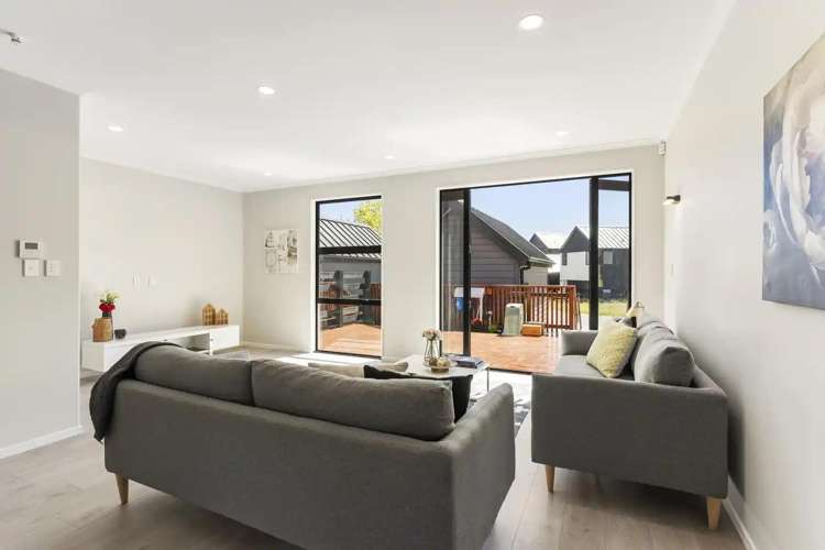 5 Lark Lane Whitford_5