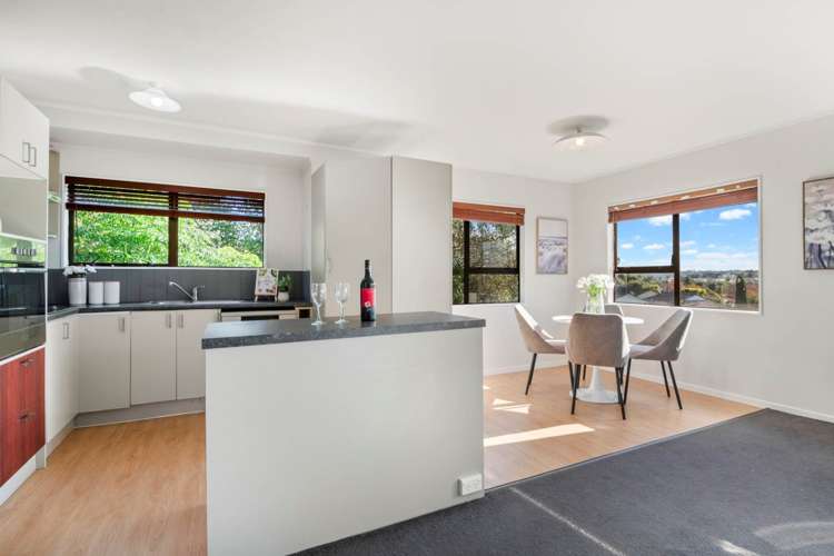 2/6 Sevilla Place Unsworth Heights_6