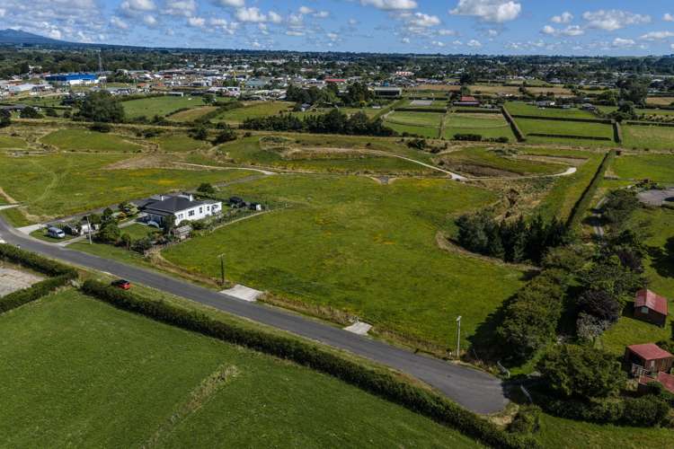 31, 33, 35 Hills Road Stratford_3