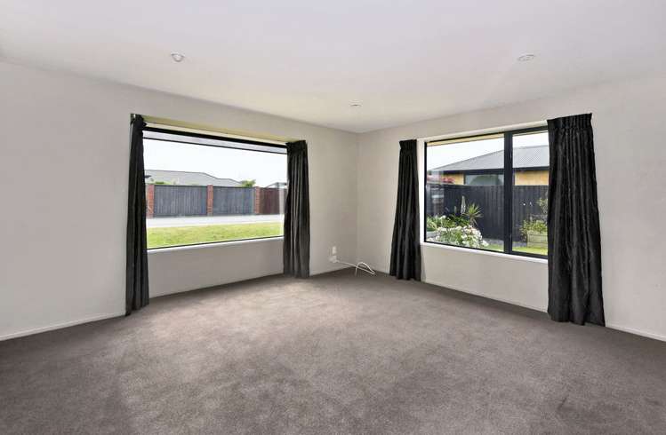 14 Kingsbridge Drive Burwood_8