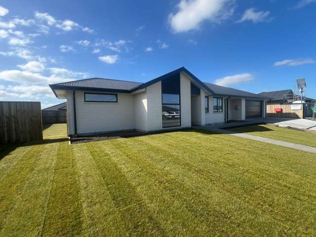 $690 pw, Rolleston