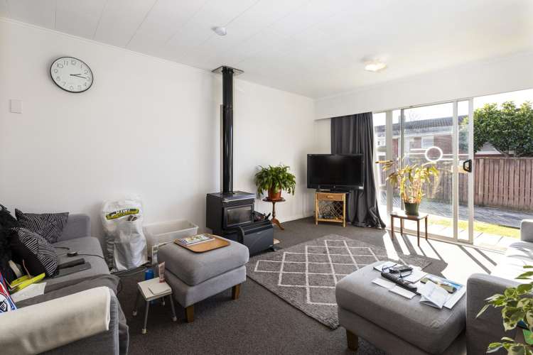 15b Newbourne Crescent Redwoodtown_20