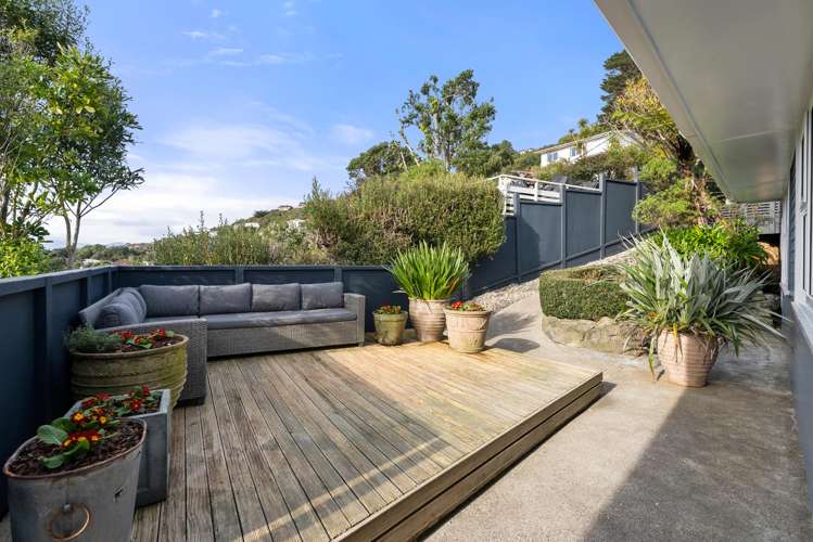 16 Doris Gordon Crescent Crofton Downs_1