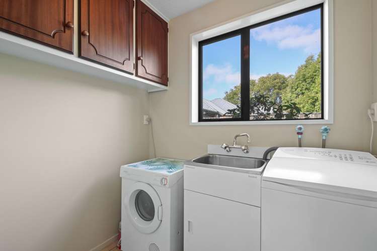 2/4 Gatonby Place Avonhead_13