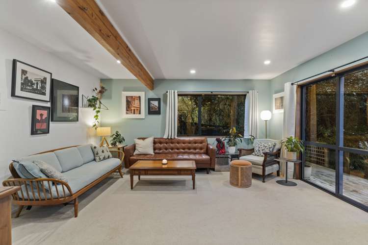 2/15 Emirau Place Glenfield_6