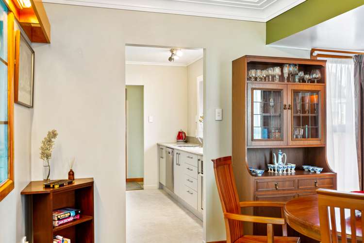 8 Sally Crescent Mount Roskill_12