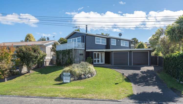 6 Liston Avenue Hilltop_27