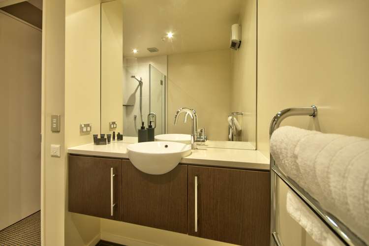 1/51 Thompson Street Queenstown_17