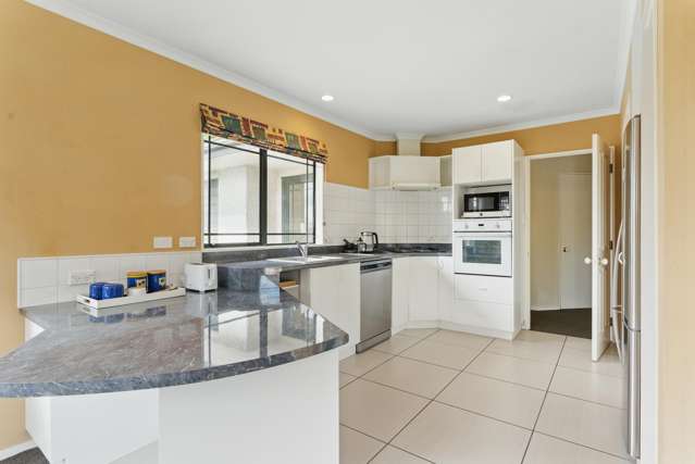 34 Strachan Way Highbury_3