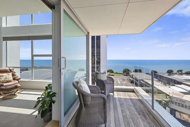 PENTHOUSE APARTMENT, MOTIVATED TO MOVE