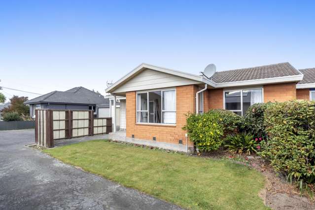 Sunny, Spacious and Ready for its Next Chapter!
