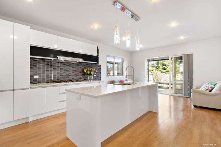 79 Valderama Drive_0
