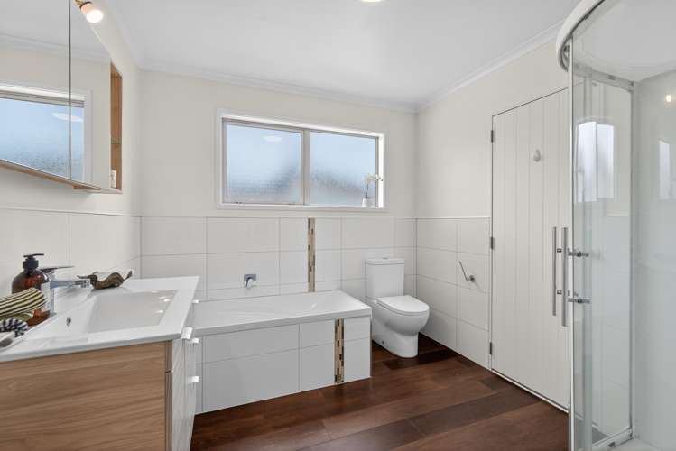 25 Latimer Way Petone_17