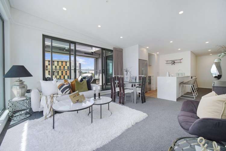 13B/100 Anzac Avenue 10015_1