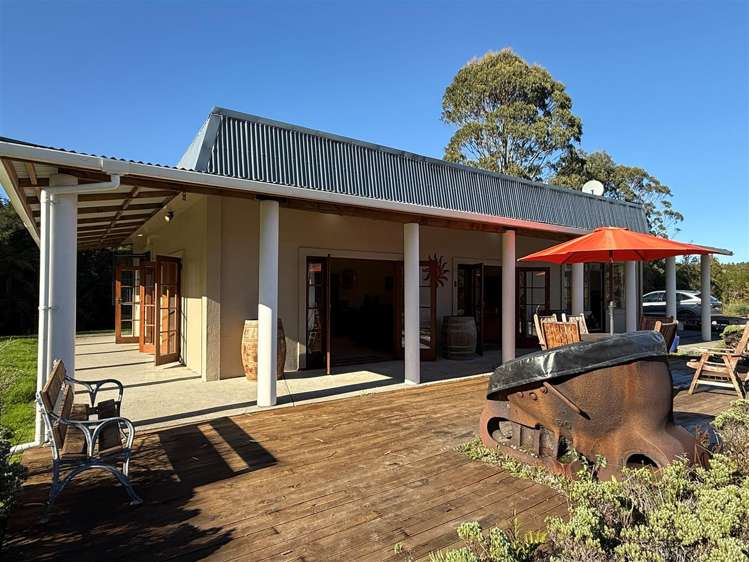 171 Coulson Road Paroa_5