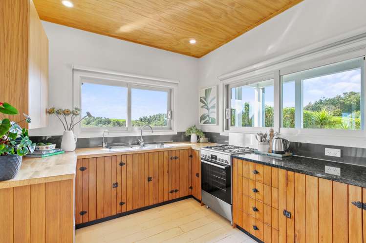 828 Dover Road Okato_25