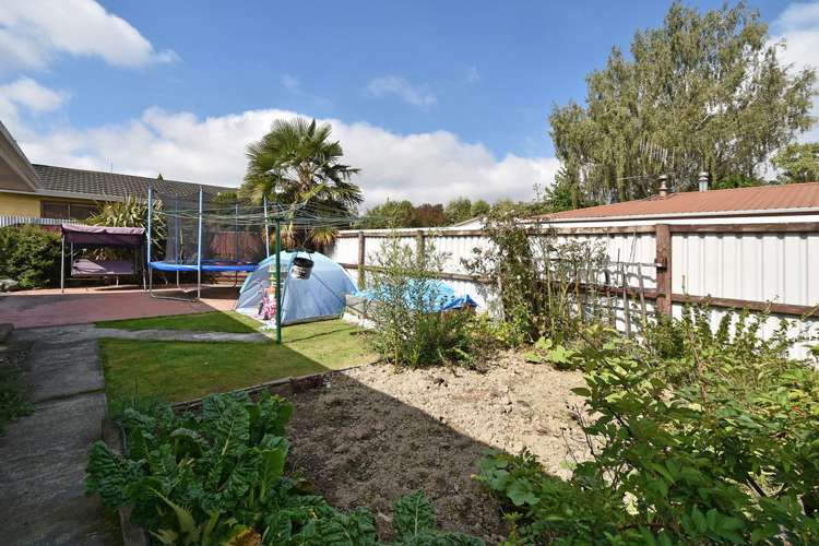 27 Lord Auckland Road Wakefield_17