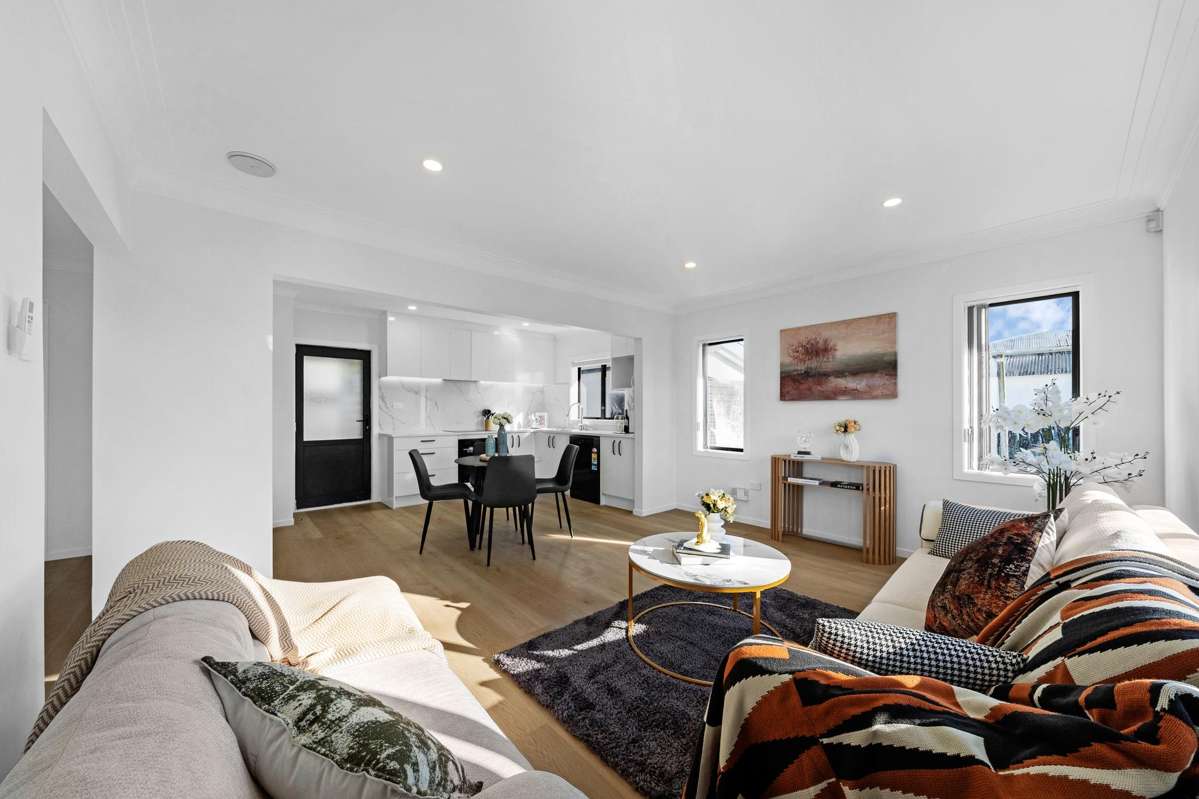 29 Railway Street West_4