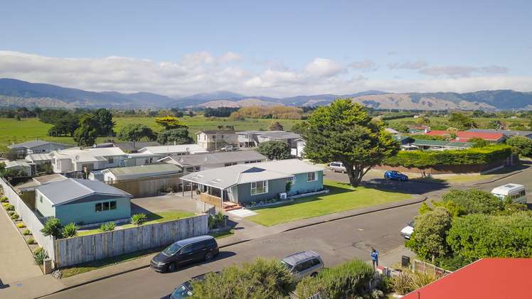 2 Robert Mckeen Street Otaki Beach_23