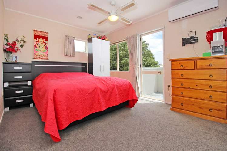 2/5 Juvena Place Clover Park_5