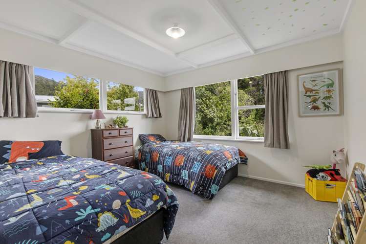 21 Holland Street Wainuiomata_9