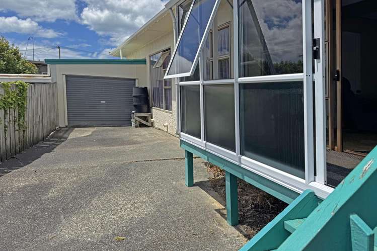 2/867 Beach Road Torbay_15