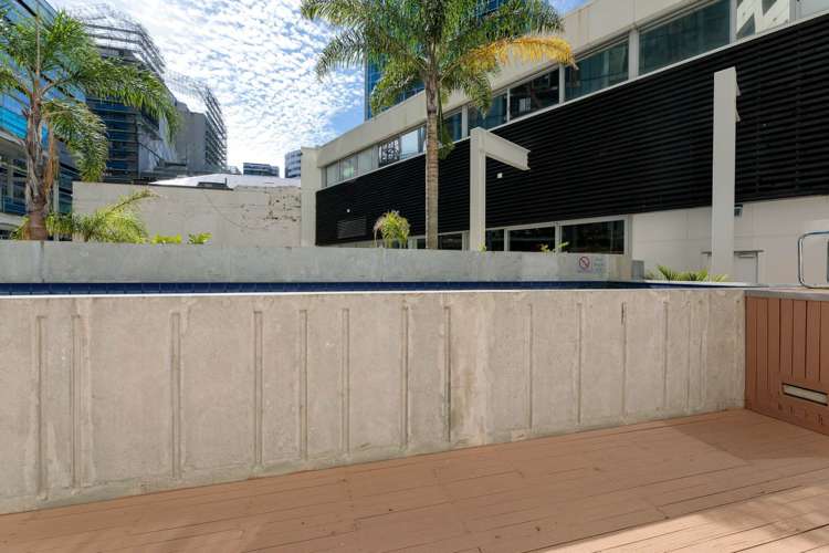 11F/16 Gore Street City Centre_11