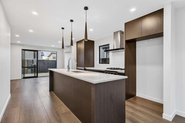 6 Alexander French Close Silverdale_1