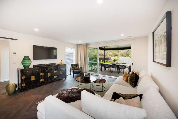 6 Solitude Crescent Kelvin Grove_7