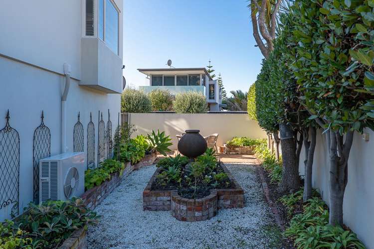 1/6 Burgess Street Sumner_15