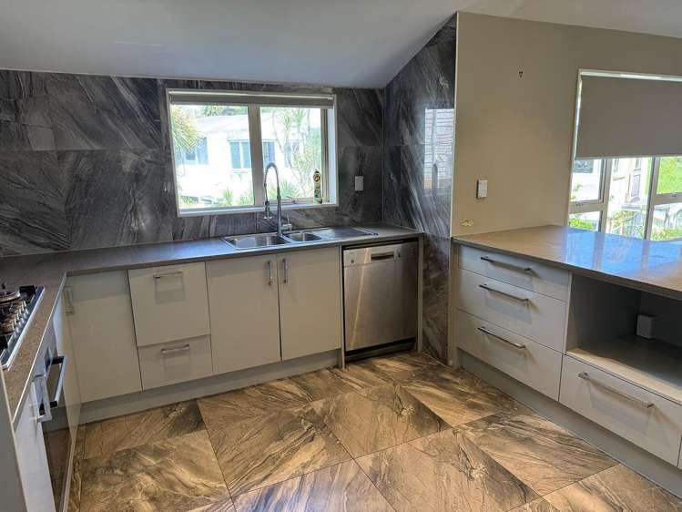 51b West Coast Road Glen Eden_6