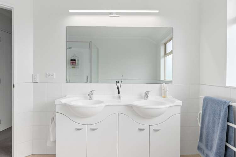 88 Huntington Drive Huntington_21