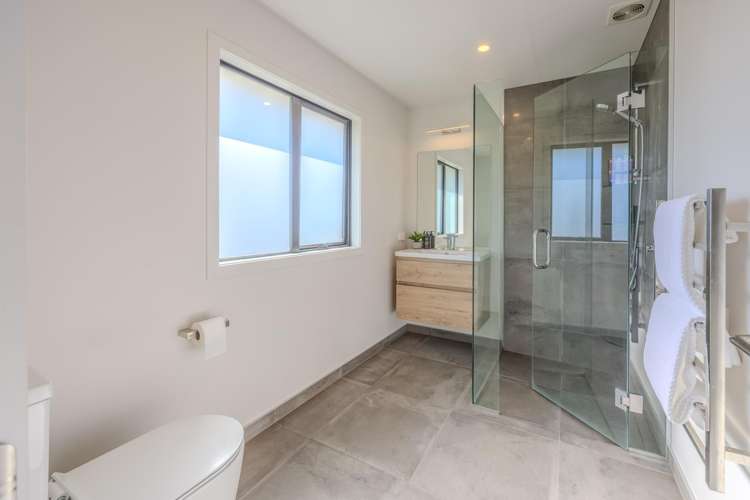 6 Rua Street Albert Town_14
