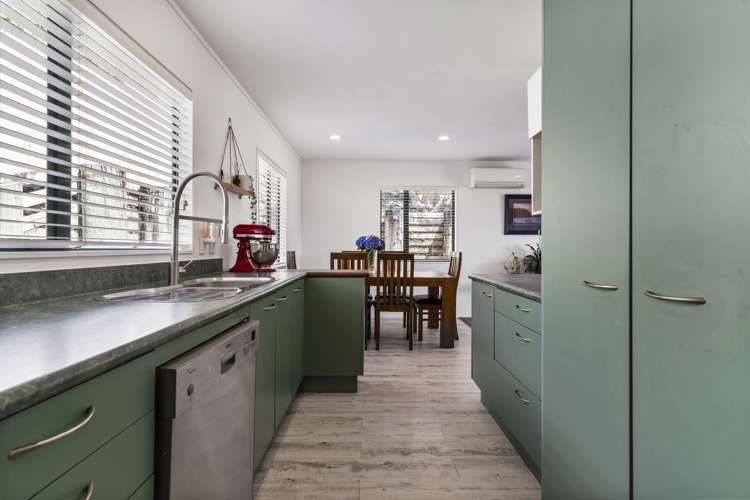 2/83 Vandeleur Avenue Birkdale_8