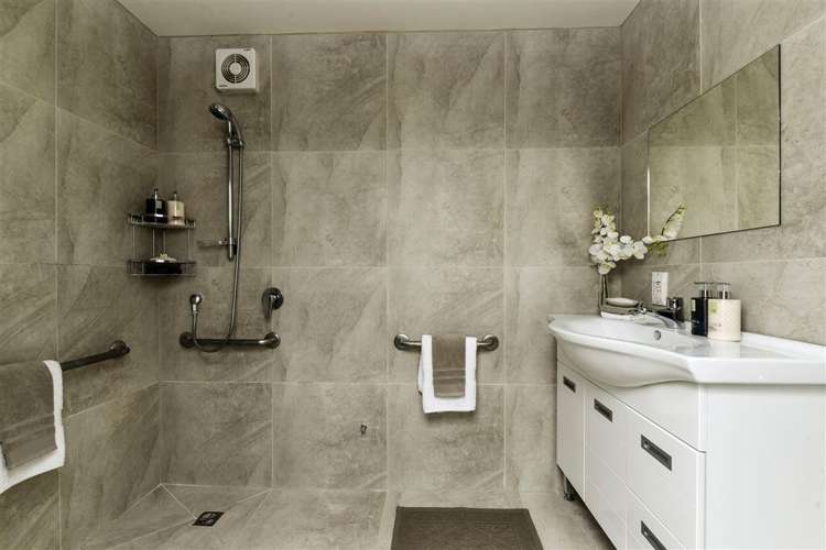 8/21 Clifton Road Hauraki_13