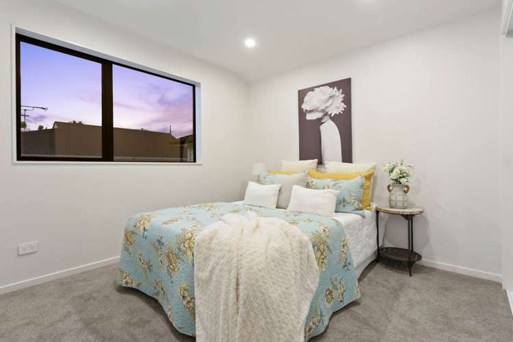 1b Valron Road Te Atatu South_11