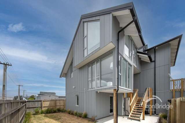 Charming Beachside Retreat!