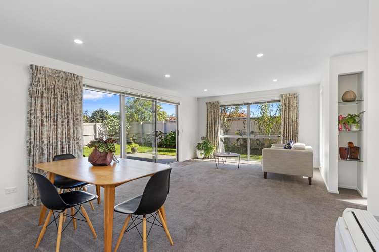 23 Stillwater Avenue Burwood_5