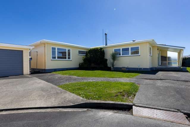Situated in a quiet Cul-De-Sac