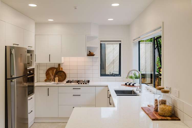 15B La Roche Place Northcote_12