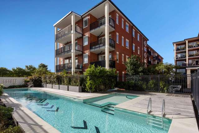 Two-Bedroom Apartment with Excellent Amenities in Mt Albert