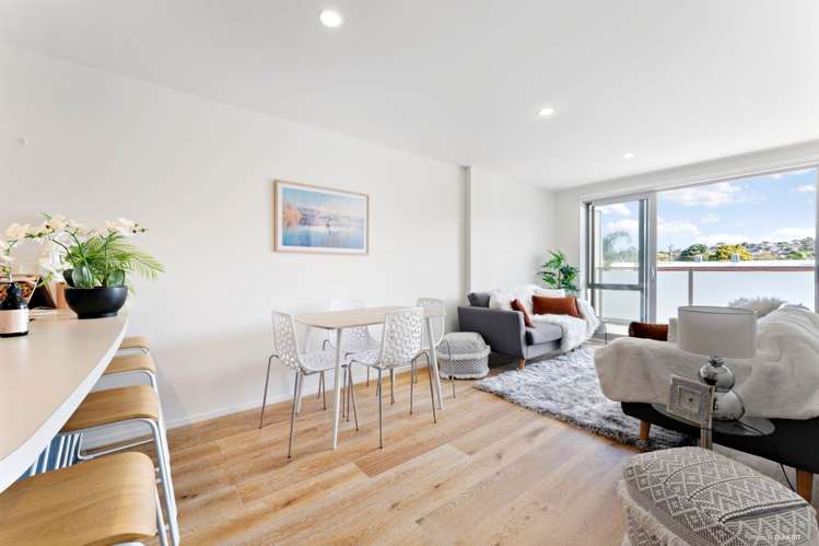 B11/30 Bute Road Browns Bay_16