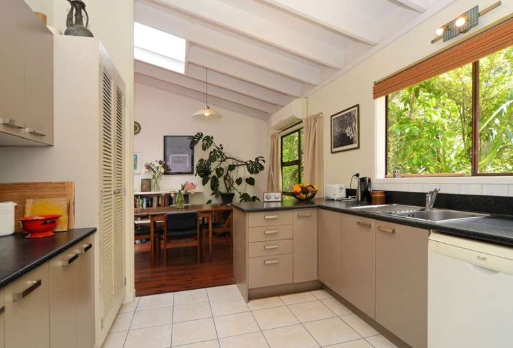 2 Takahe Road Titirangi_7