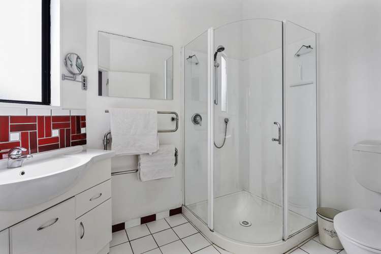 2/107 Seabrook Avenue New Lynn_16