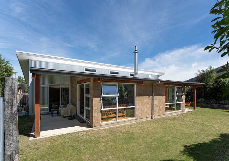 33 Hewson Crescent Lake Hawea_1