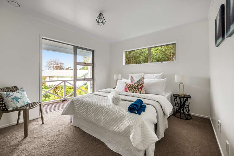 8 Pitcher Place Glen Eden_12