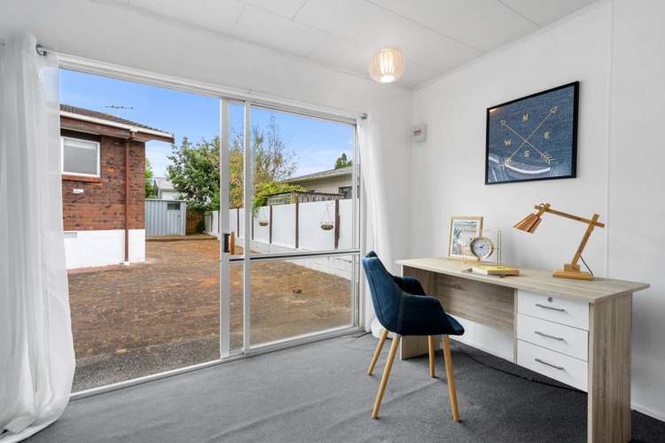 2/40 Blacklock Avenue Henderson_17