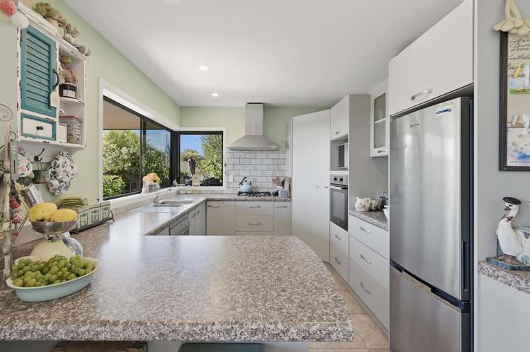 14 Waipuna Grove Welcome Bay_12